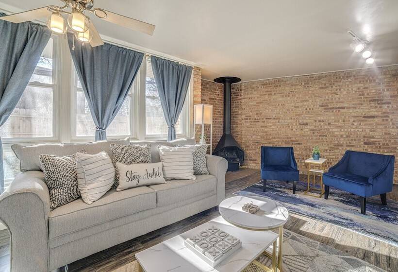 Homewood Home ~ 1 Mi To Metra Station!