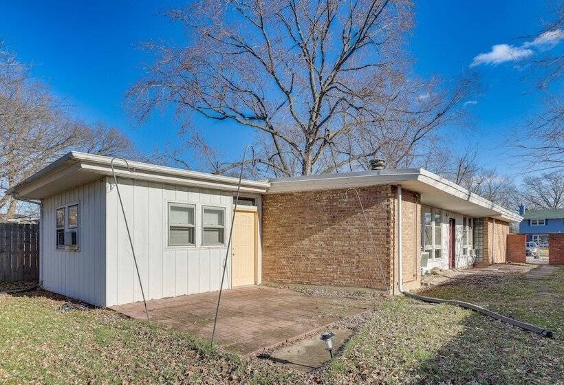 Homewood Home ~ 1 Mi To Metra Station!