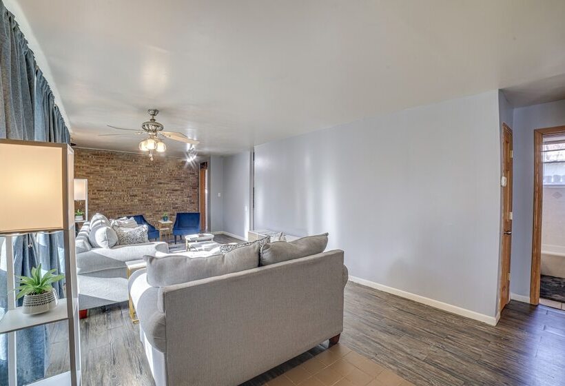 Homewood Home ~ 1 Mi To Metra Station!