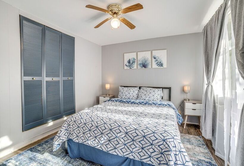 Homewood Home ~ 1 Mi To Metra Station!