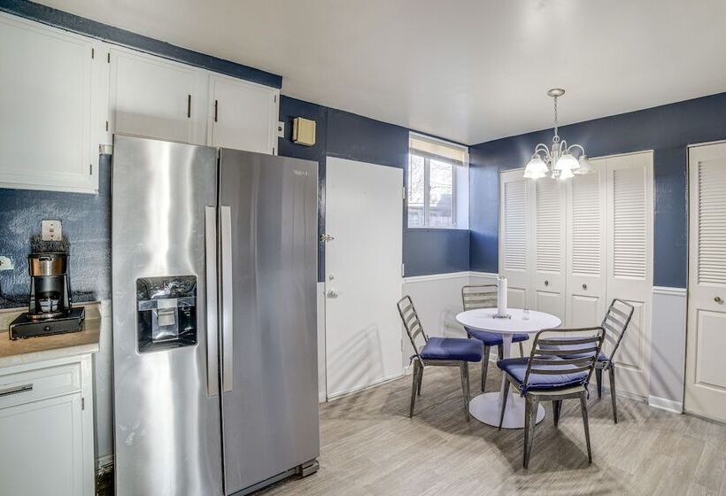 Homewood Home ~ 1 Mi To Metra Station!