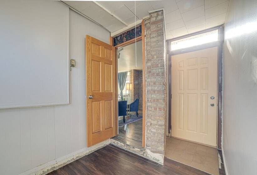 Homewood Home ~ 1 Mi To Metra Station!