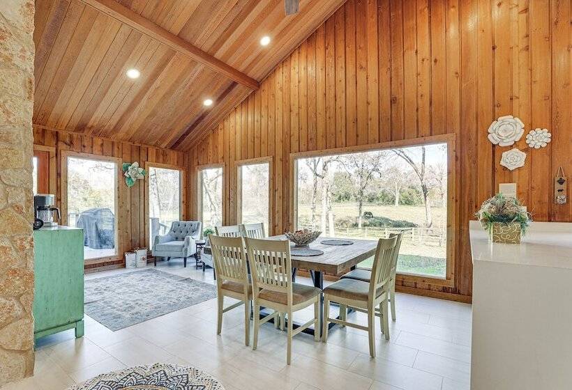 Hot Tub, Deck & Grill: Brookshire Gem Near Venues