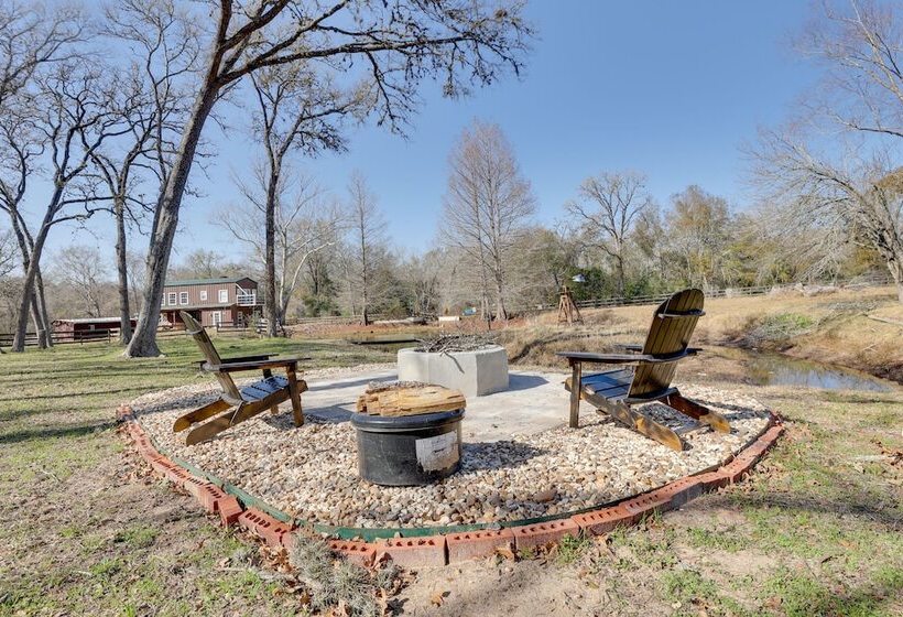Hot Tub, Deck & Grill: Brookshire Gem Near Venues