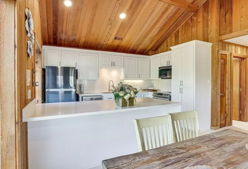 Hot Tub, Deck & Grill: Brookshire Gem Near Venues