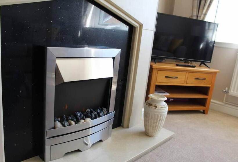 Резиденция Remarkable 2 Bed House In Walesby Nottinghamshire