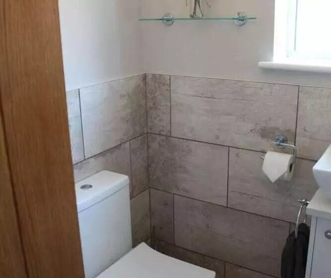 Residenssi Remarkable 2 Bed House In Walesby Nottinghamshire