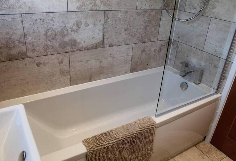 Резиденция Remarkable 2 Bed House In Walesby Nottinghamshire