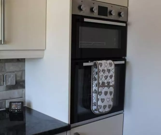 Residenssi Remarkable 2 Bed House In Walesby Nottinghamshire