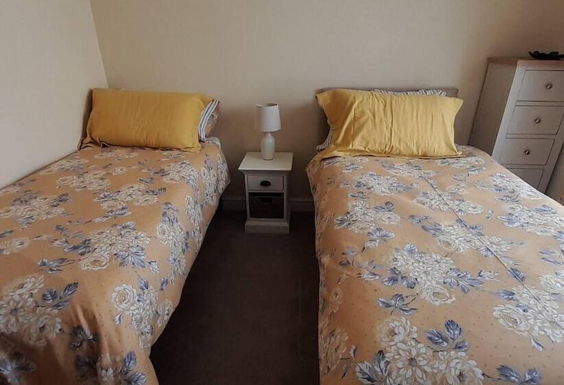 Резиденция Remarkable 2 Bed House In Walesby Nottinghamshire