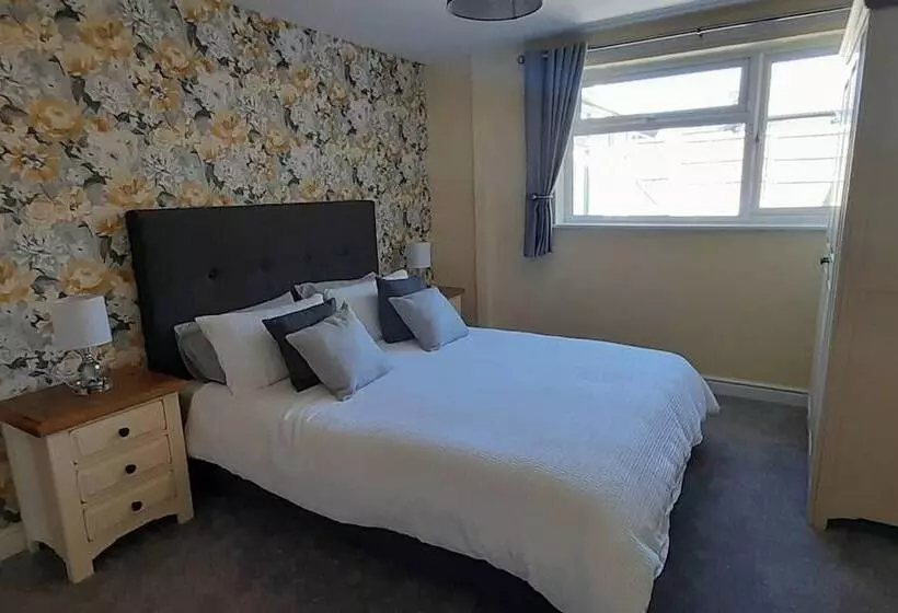 Residenssi Remarkable 2 Bed House In Walesby Nottinghamshire