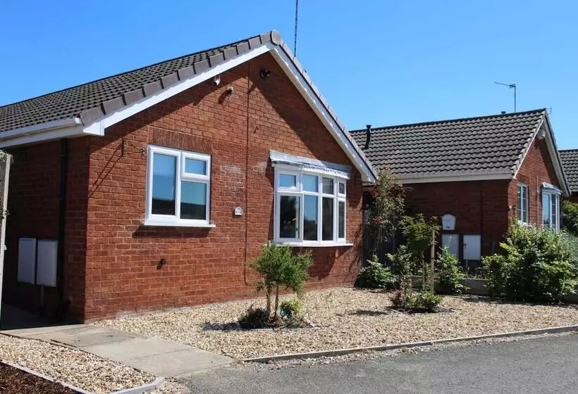 Residenssi Remarkable 2 Bed House In Walesby Nottinghamshire