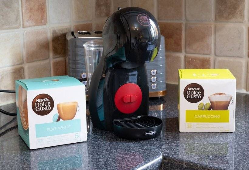 Резиденция Spacious 4 Br Cambridge House, Free Parking