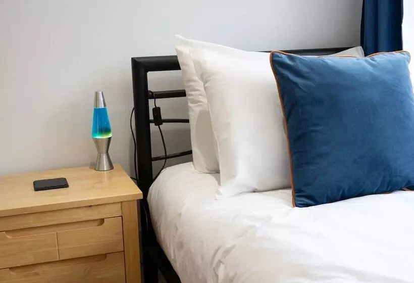 Residenssi Spacious 4 Br Cambridge House, Free Parking