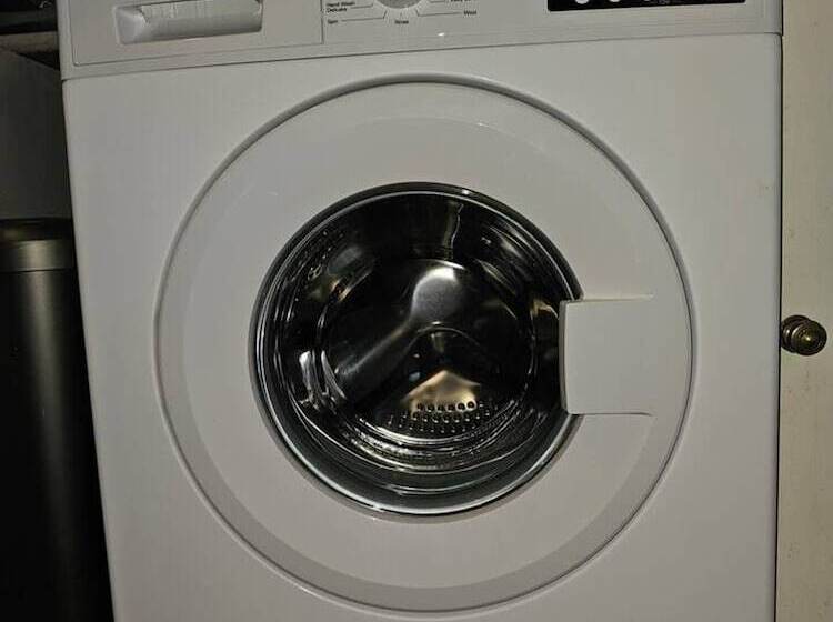 إقامة Immaculate 3bedroom House In Birmingham