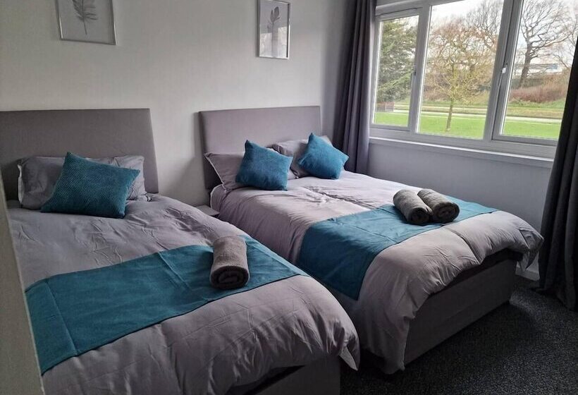 إقامة Immaculate 3bedroom House In Birmingham