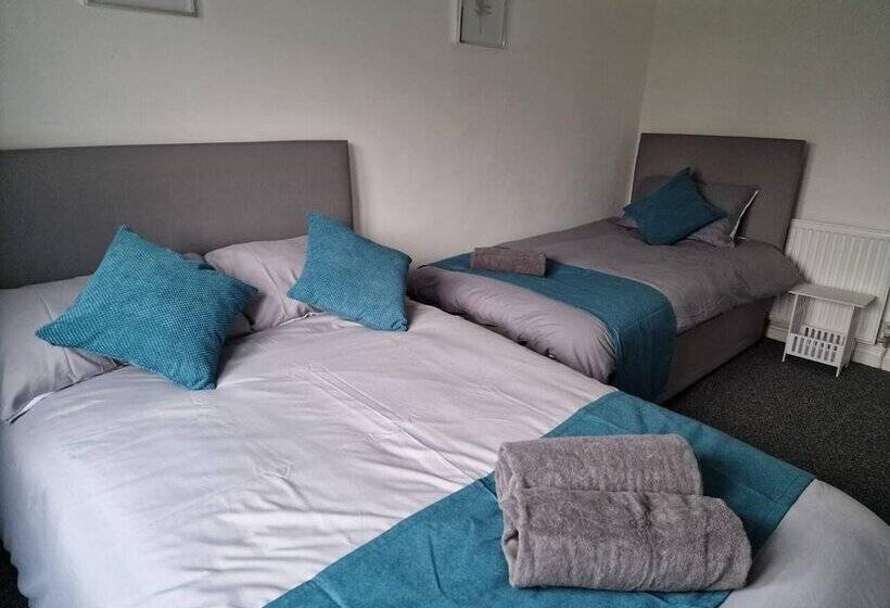 إقامة Immaculate 3bedroom House In Birmingham