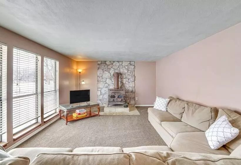Roomy Cedar City Home: Fenced Yard, Pets Welcome!