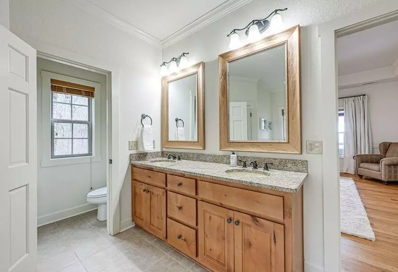 Sapphire Mountaintop Cabin W/ Views & 2 Decks