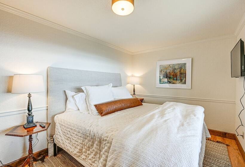 Sapphire Mountaintop Cabin W/ Views & 2 Decks