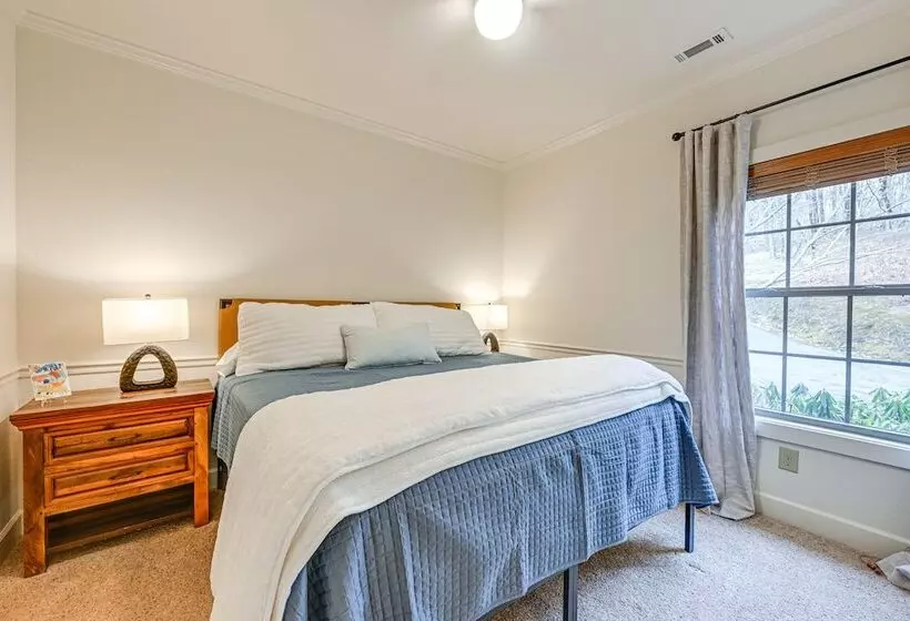 Sapphire Mountaintop Cabin W/ Views & 2 Decks