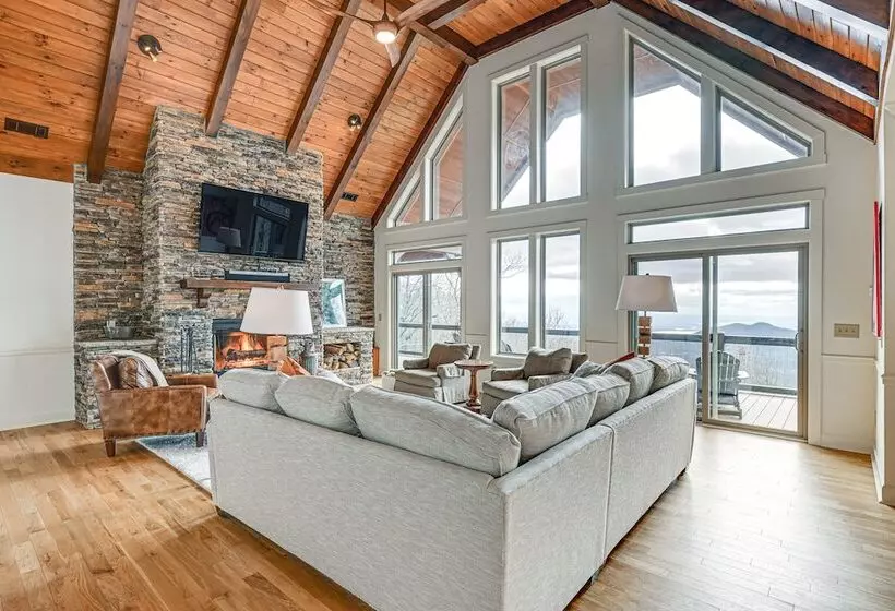 Sapphire Mountaintop Cabin W/ Views & 2 Decks