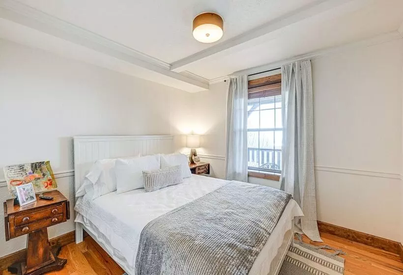 Sapphire Mountaintop Cabin W/ Views & 2 Decks