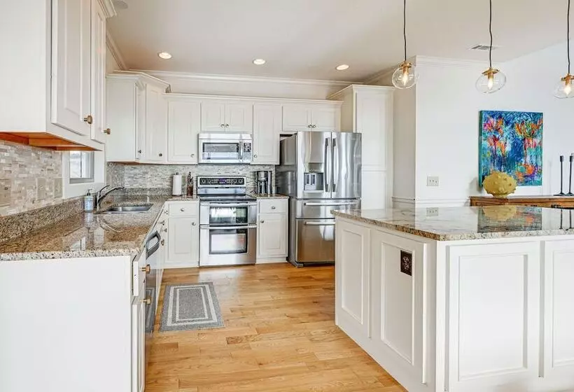 Sapphire Mountaintop Cabin W/ Views & 2 Decks