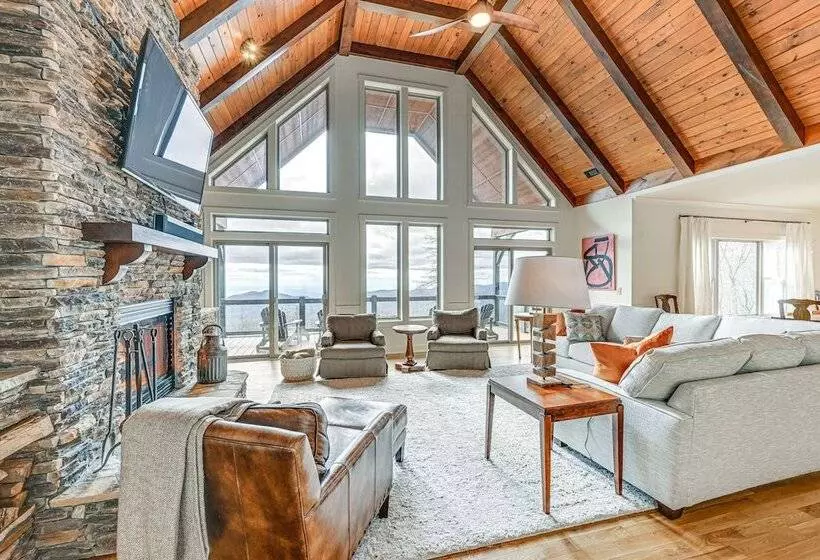 Sapphire Mountaintop Cabin W/ Views & 2 Decks