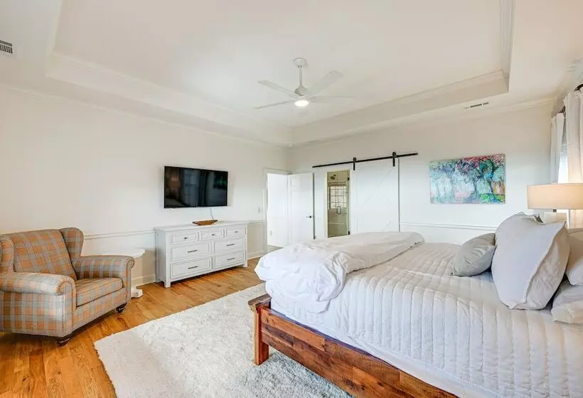 Sapphire Mountaintop Cabin W/ Views & 2 Decks