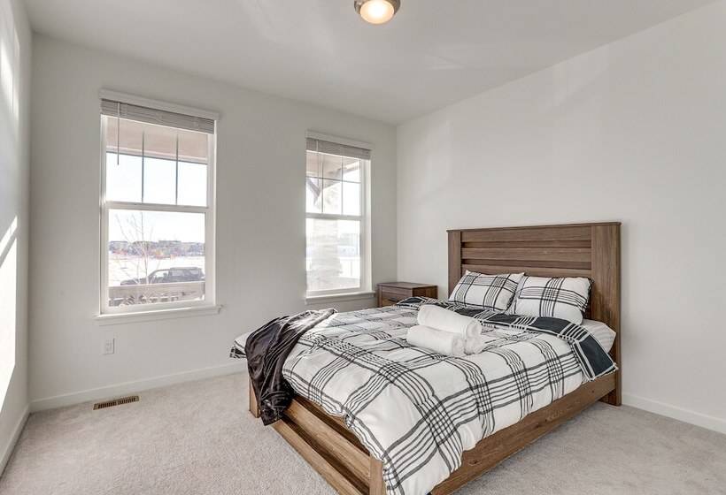 16 Mi To Denver: Spacious Commerce City Home!