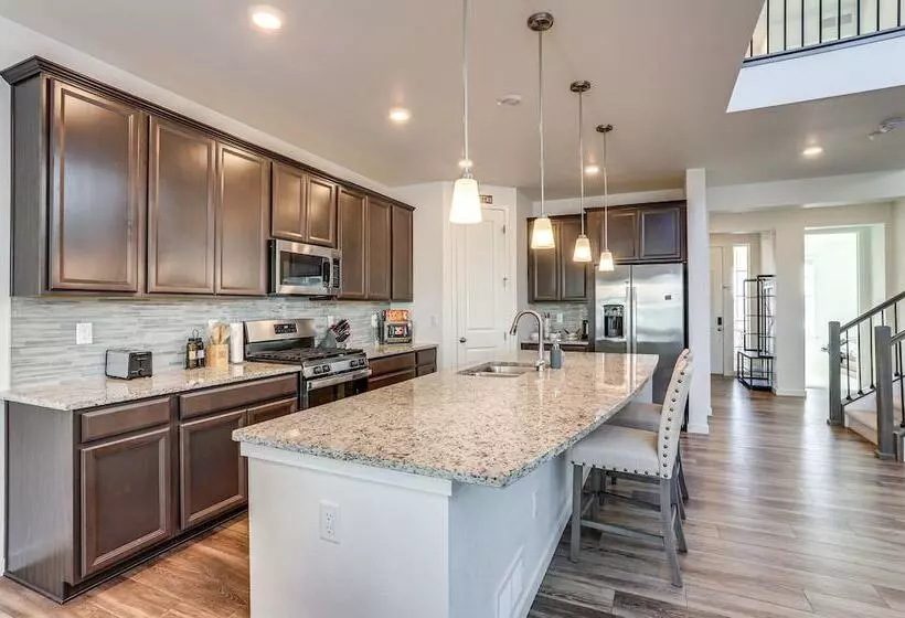 16 Mi To Denver: Spacious Commerce City Home!