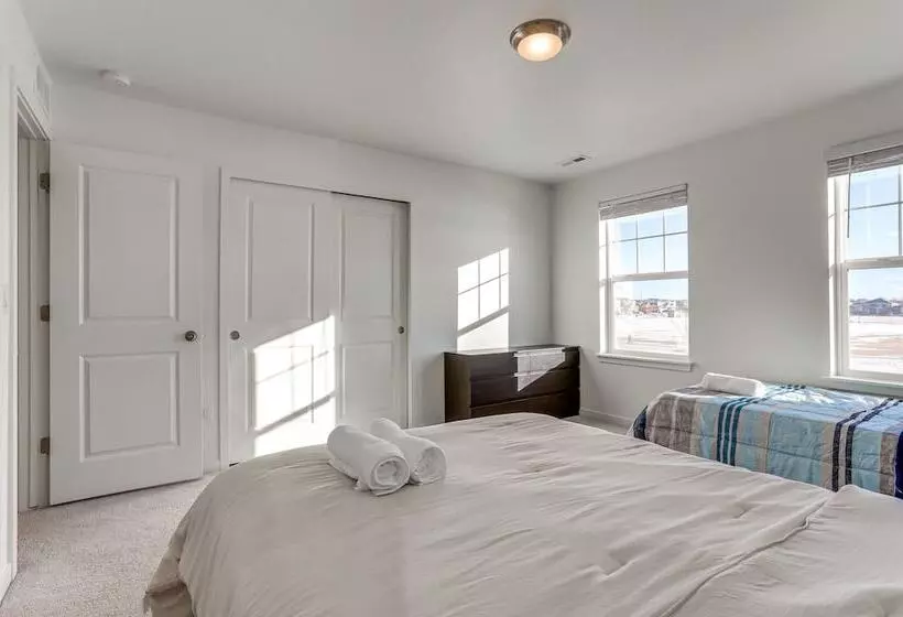 16 Mi To Denver: Spacious Commerce City Home!