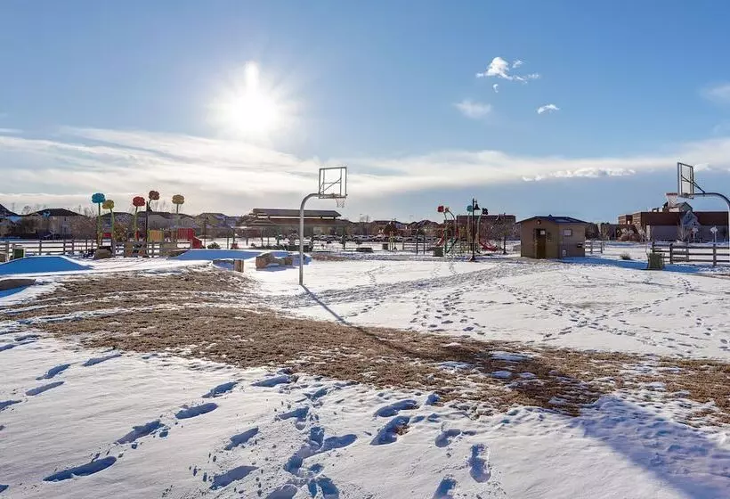 16 Mi To Denver: Spacious Commerce City Home!