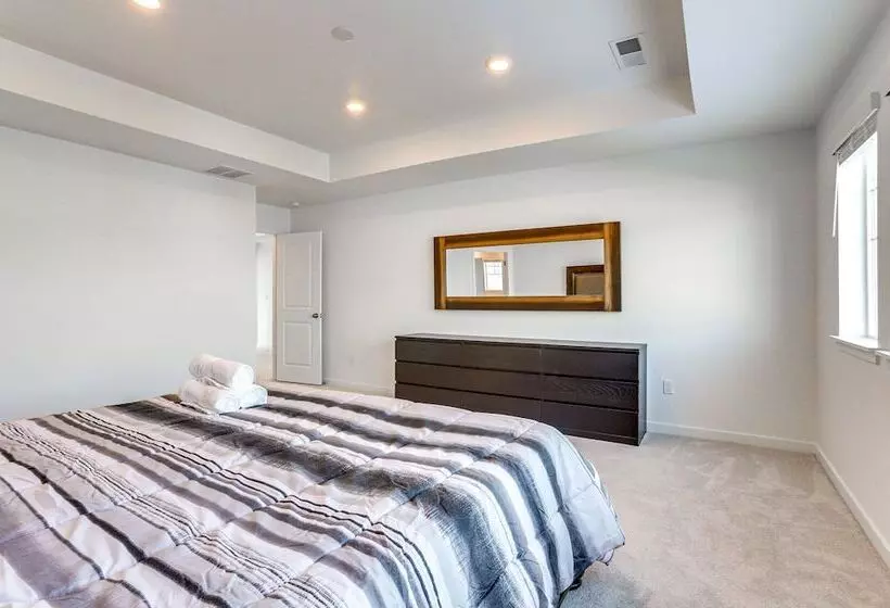 16 Mi To Denver: Spacious Commerce City Home!