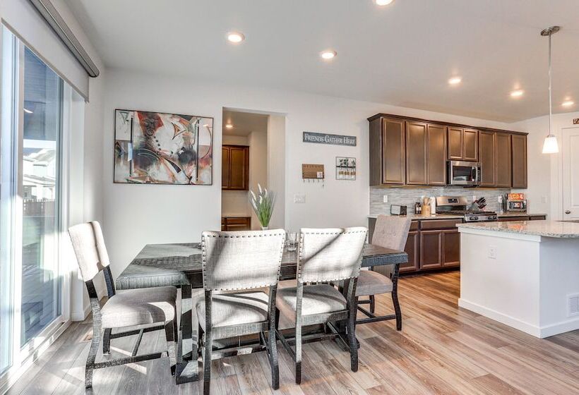 16 Mi To Denver: Spacious Commerce City Home!