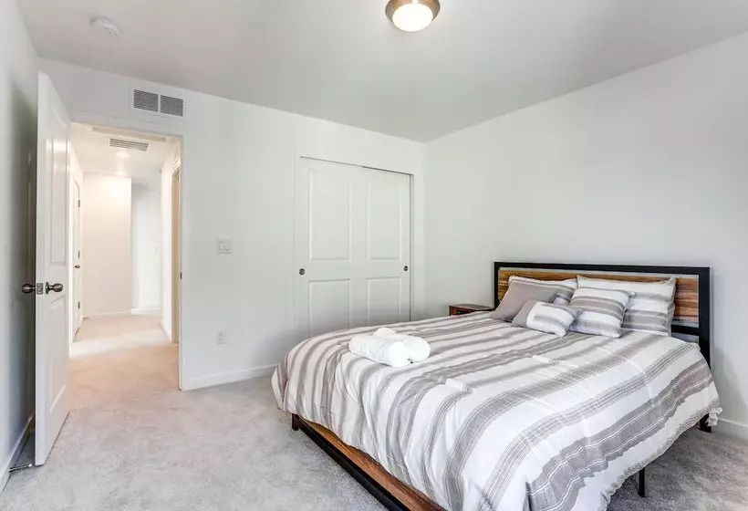 16 Mi To Denver: Spacious Commerce City Home!