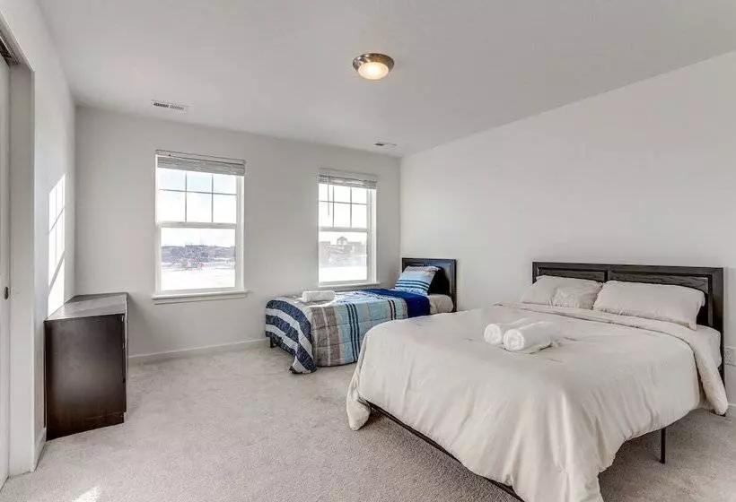 16 Mi To Denver: Spacious Commerce City Home!