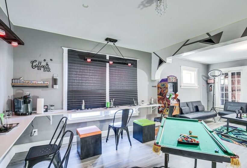 St Louis Home W/ Mini Pool Table & Arcade Game!