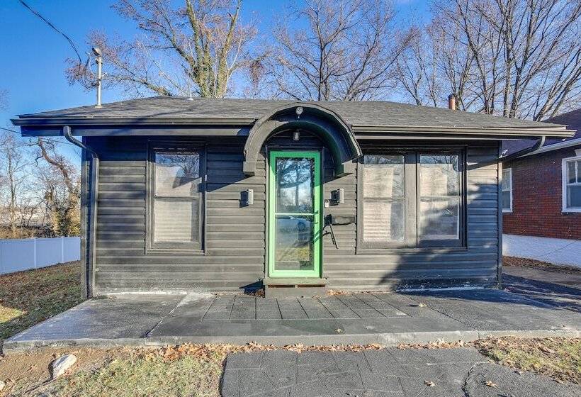 St Louis Home W/ Mini Pool Table & Arcade Game!