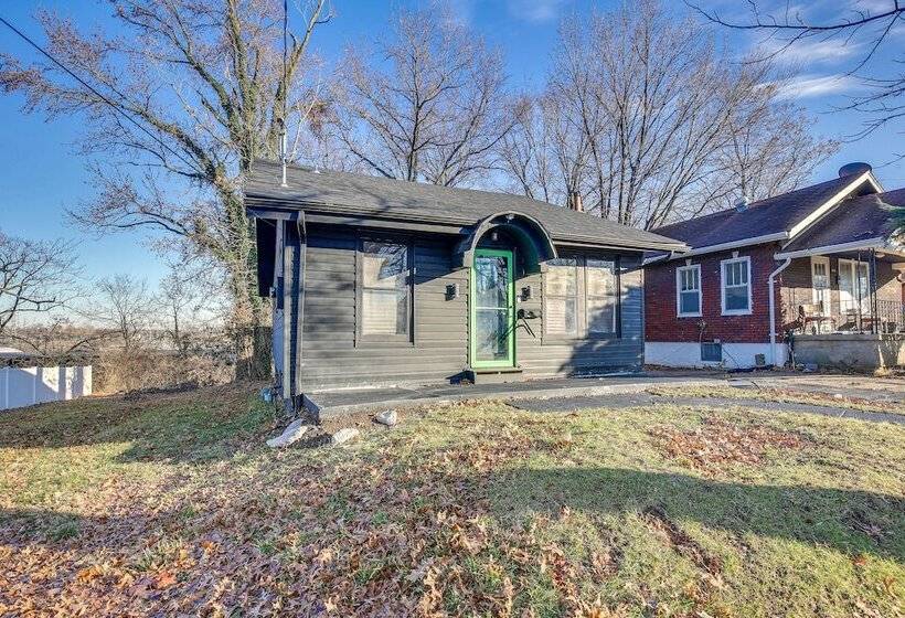 St Louis Home W/ Mini Pool Table & Arcade Game!