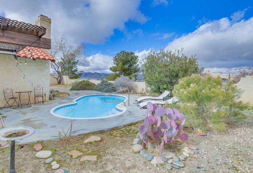 Yucca Valley Escape W/ Backyard & Mountain Views!