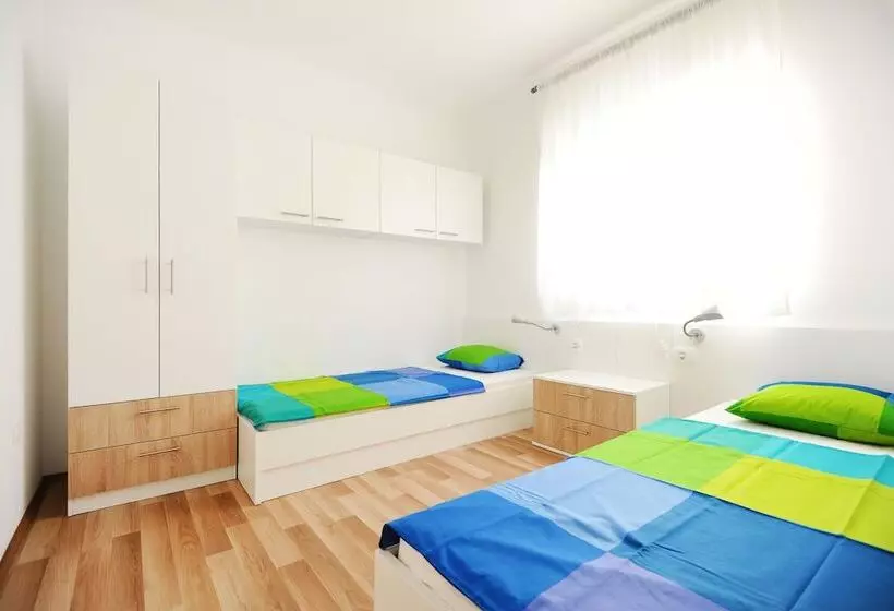 Apartments Hills