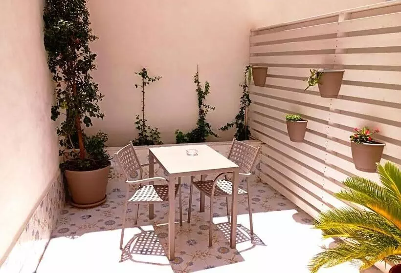 تختخواب و صبحانه La Terrazza Sul Centro
