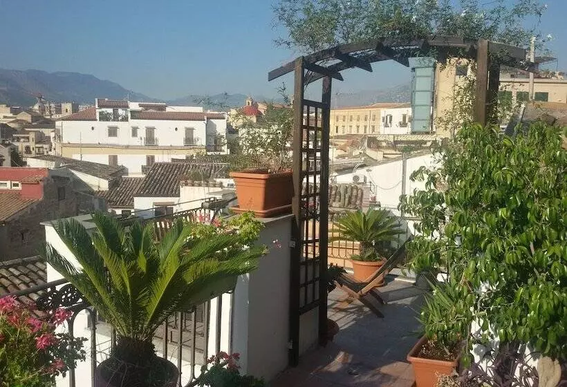 تختخواب و صبحانه La Terrazza Sul Centro