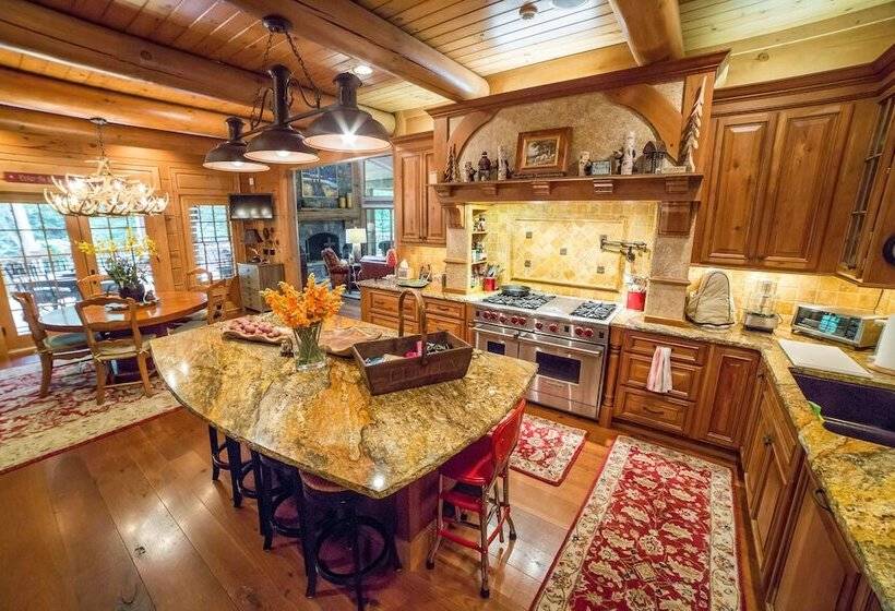 مبيت وإفطار The Lodge At River Run