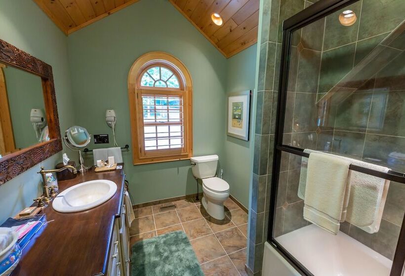 مبيت وإفطار The Lodge At River Run