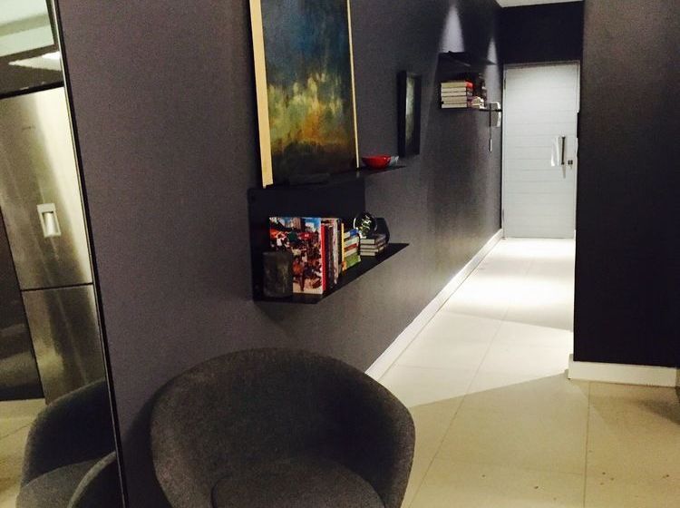 Studio Apartment In Green Point Cape Town