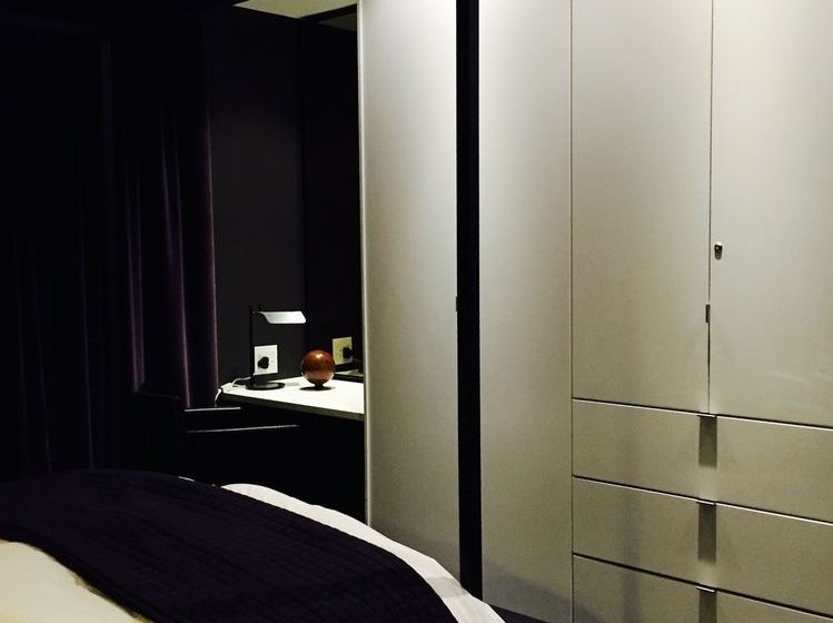 Studio Apartment In Green Point Cape Town