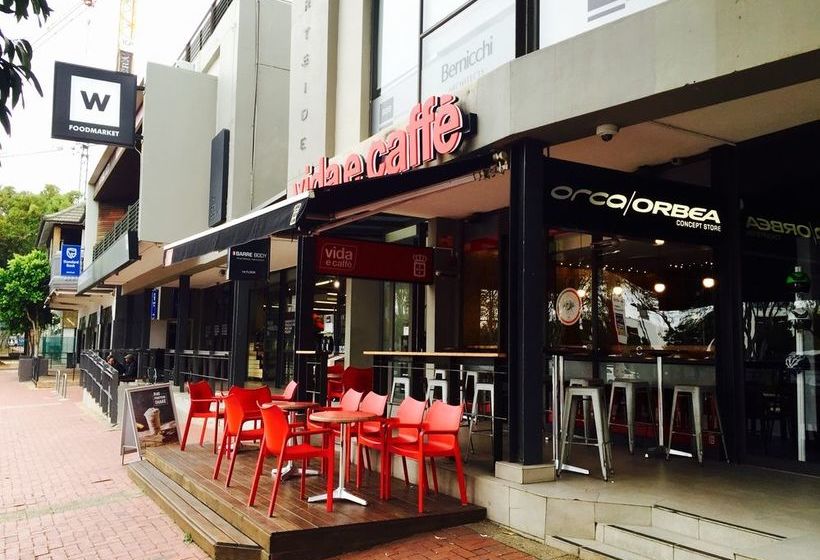 Studio Apartment In Green Point Cape Town